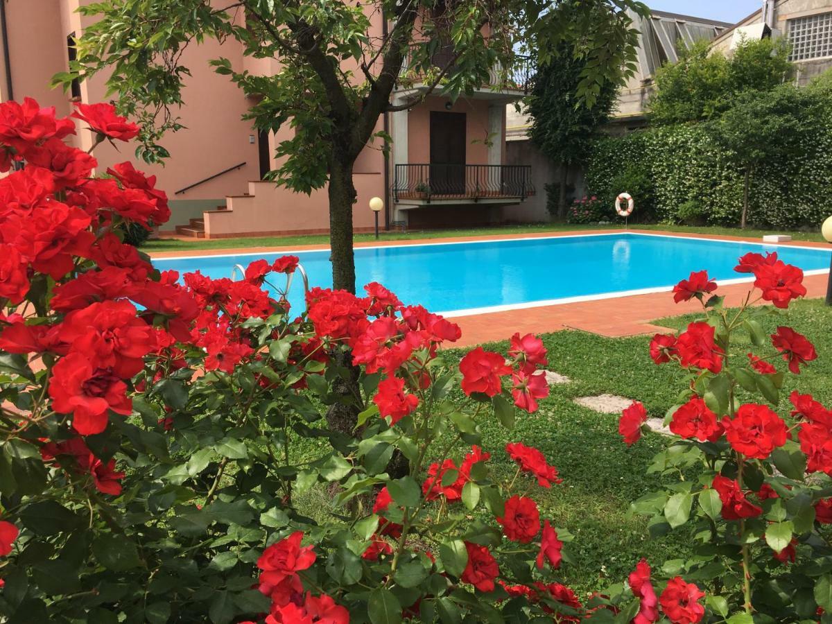 Indesenzano Apartment Ντεζεντσάνο ντελ Γκάρντα Εξωτερικό φωτογραφία