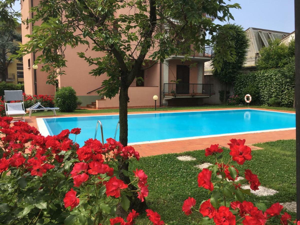 Indesenzano Apartment Ντεζεντσάνο ντελ Γκάρντα Εξωτερικό φωτογραφία