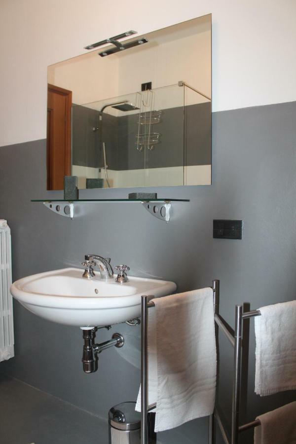 Indesenzano Apartment Ντεζεντσάνο ντελ Γκάρντα Εξωτερικό φωτογραφία