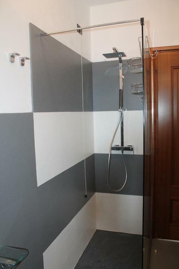 Indesenzano Apartment Ντεζεντσάνο ντελ Γκάρντα Εξωτερικό φωτογραφία